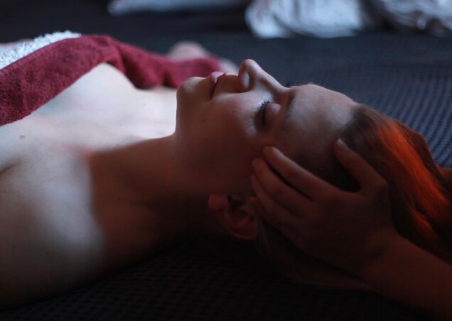 Postpartum massage door Amy Opstal