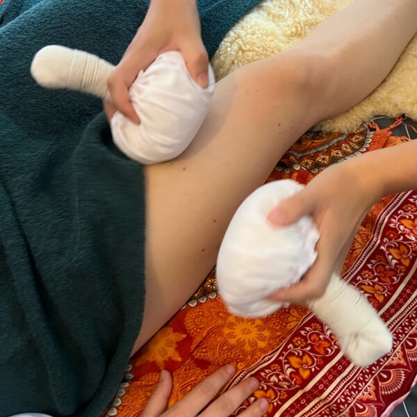 Kruidenstempelmassage